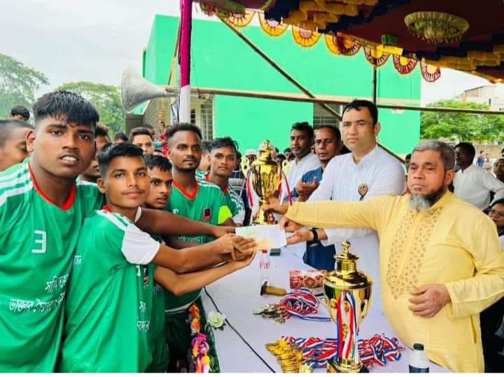 ময়মনসিংহের গৌরীপুরে শেখ রাসেল ফুটবল টুর্নামেন্টর ফাইনাল খেলা অনুষ্ঠিত।