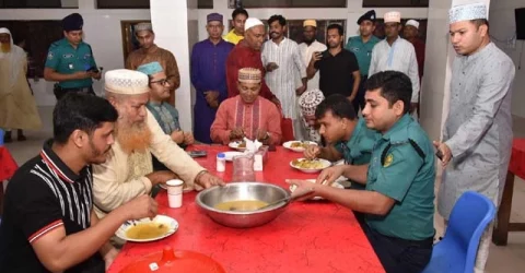 ব্যতিক্রমী দৃষ্টান্ত স্থাপন করলেন ডিএমপি কমিশনার