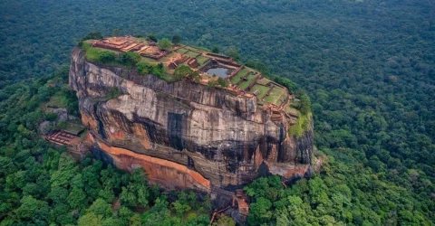 শ্রীলঙ্কার ডাম্বুলা শহরের পাশের গ্রাম সিগিরিয়ায় ‘সিংহ সাম্রাজ্যে’ একদিন।