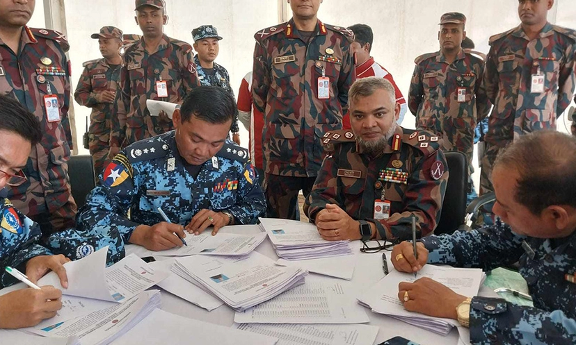 বাংলাদেশে আশ্রয় নেওয়া ৩৩০ জন মিয়ানমার নাগরিককে হস্তান্তর