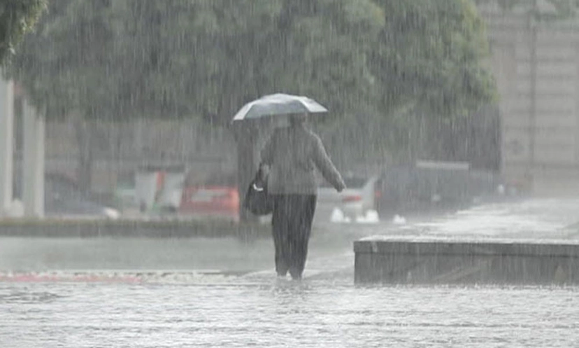 দেশজুড়ে বৃষ্টি, ২ বিভাগে অতিভারি বর্ষণের শঙ্কা