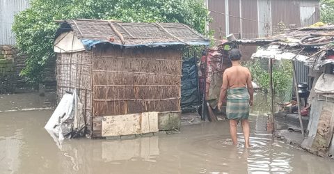 ড্রেন পরিষ্কার না করার কারনে অল্প বৃষ্টিতে ঘরে উঠে পানি