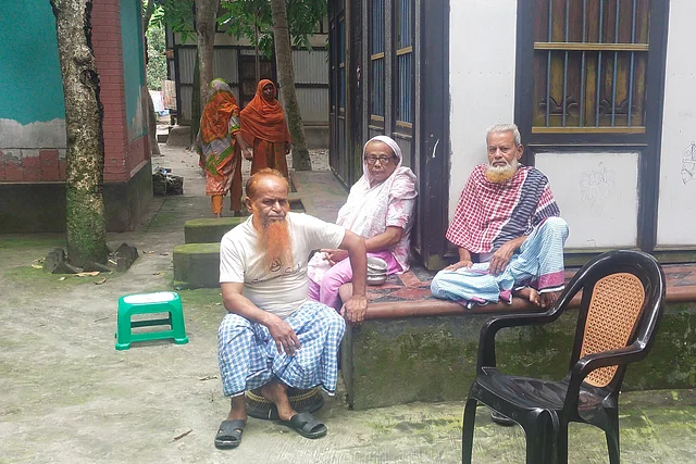 মা বললেন, গুলি এসে মোস্তফার হাত ভেদ করে পাঁজরে ঢুকে পড়ে