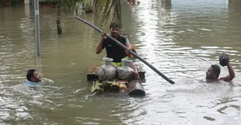 বাংলাদেশে ভয়াবহ বন্যায় ঝুঁকিতে ২০ লাখেরও বেশি শিশু : ইউনিসেফ