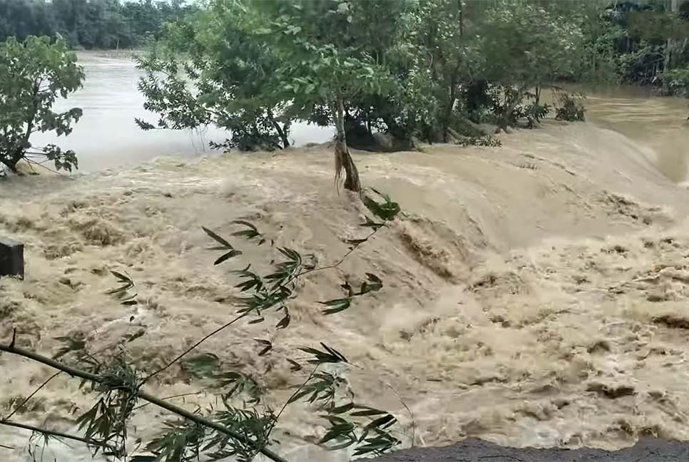 ধীরগতিতে বন্যা পরিস্থিতির উন্নতি হচ্ছে: পাউবো