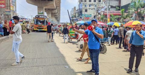 রূপগঞ্জে ট্রাফিক নিয়ন্ত্রণ ও পরিচ্ছন্নতায় শিক্ষার্থীদের পাশে সাংবাদিকরা 