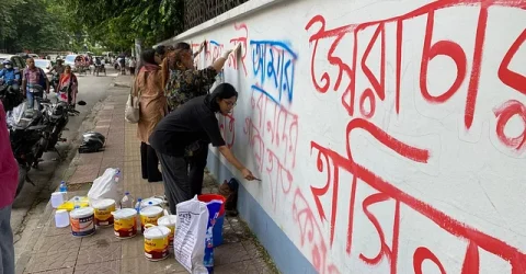 শহর পরিচ্ছন্নতায় হাত দিলেন শিক্ষার্থীরা