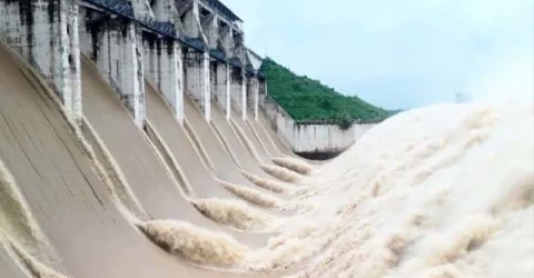 ফারাক্কা বাঁধ দিয়ে একদিনেই ঢুকবে ১১ লাখ কিউসেক পানি