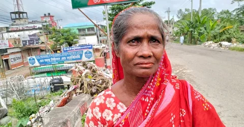 বন্যা কেড়ে নিয়েছে মাথা গোঁজার ঠাঁই, ১০ দিনেও মেলেনি ত্রাণ