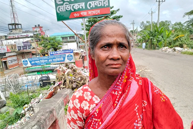 বন্যা কেড়ে নিয়েছে মাথা গোঁজার ঠাঁই, ১০ দিনেও মেলেনি ত্রাণ