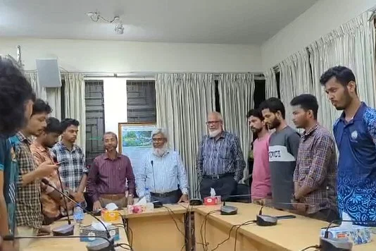 শাহজালাল বিশ্ববিদ্যালয়ের সহ-উপাচার্য ও কোষাধ্যক্ষকে শপথ পড়ানো নিয়ে সমালোচনা, সমন্বয়কদের দুঃখ প্রকাশ