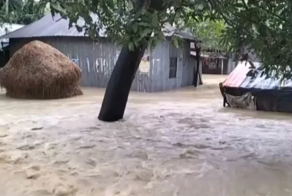 ময়মনসিংহের দুই উপজেলায় ৮০ গ্রাম প্লাবিত, পানিবন্দী লাখো মানুষ