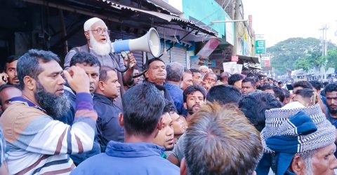 বাগেরহাটের মোল্লাহাটে বিএনপি’র বিবাদমান দুটি গ্রুপের সংঘর্ষ এড়াতে প্রশাসনের ১৪৪ ধারা জারি।