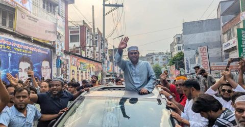 ঢাকার কেরানীগঞ্জে যুবদল নেতা রেজাউল কবীর পলের গণসংযোগে জনতার ঢল