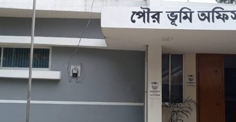 ফেনীর পরশুরামে পৌর ভূমি অফিসের সহায়কের বিরুদ্ধে দূর্নীতি ও গড়মিল সনদে চাকরি করার অভিযোগ
